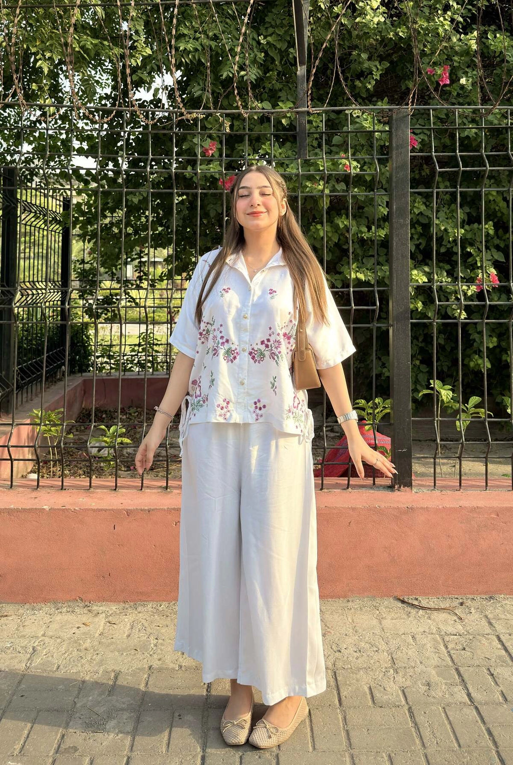 Embroidery Delight (White)