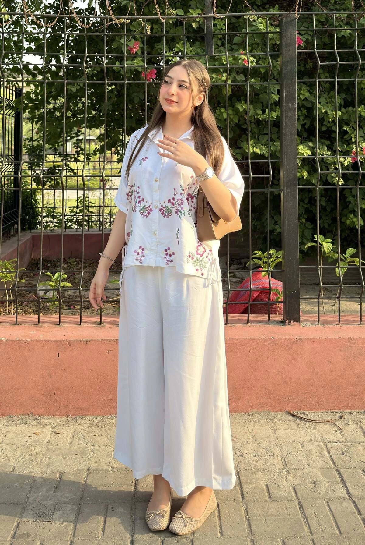 Embroidery Delight (White)