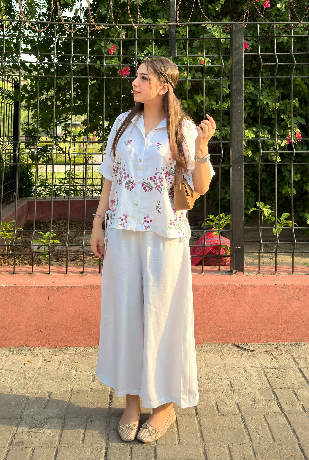 Embroidery Delight (White)